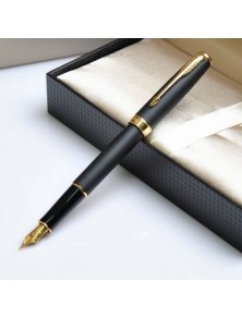 Pluma estilográfica parker sonnet laca brillante negra con detalles en oro